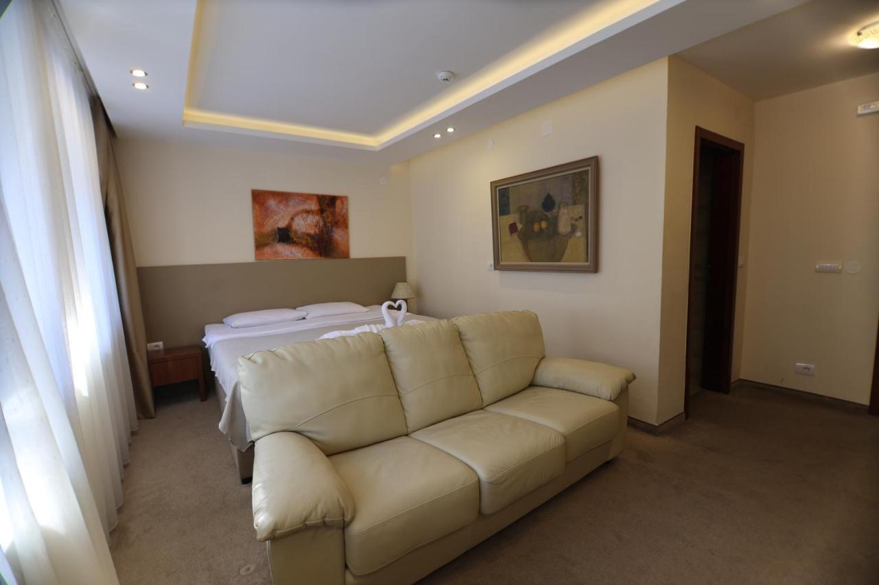 Hotel Happy Dimitrovgrad Zewnętrze zdjęcie