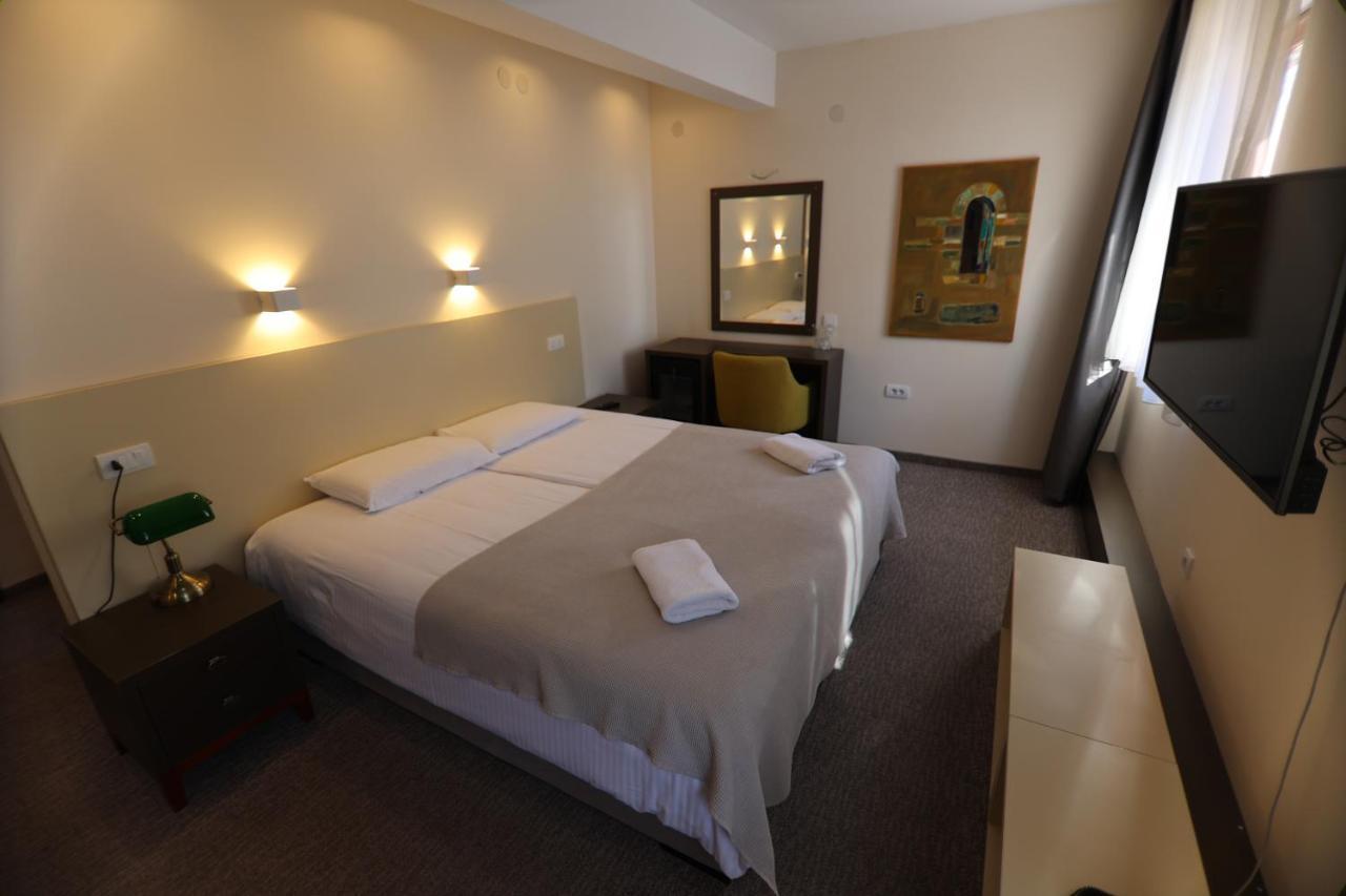 Hotel Happy Dimitrovgrad Zewnętrze zdjęcie