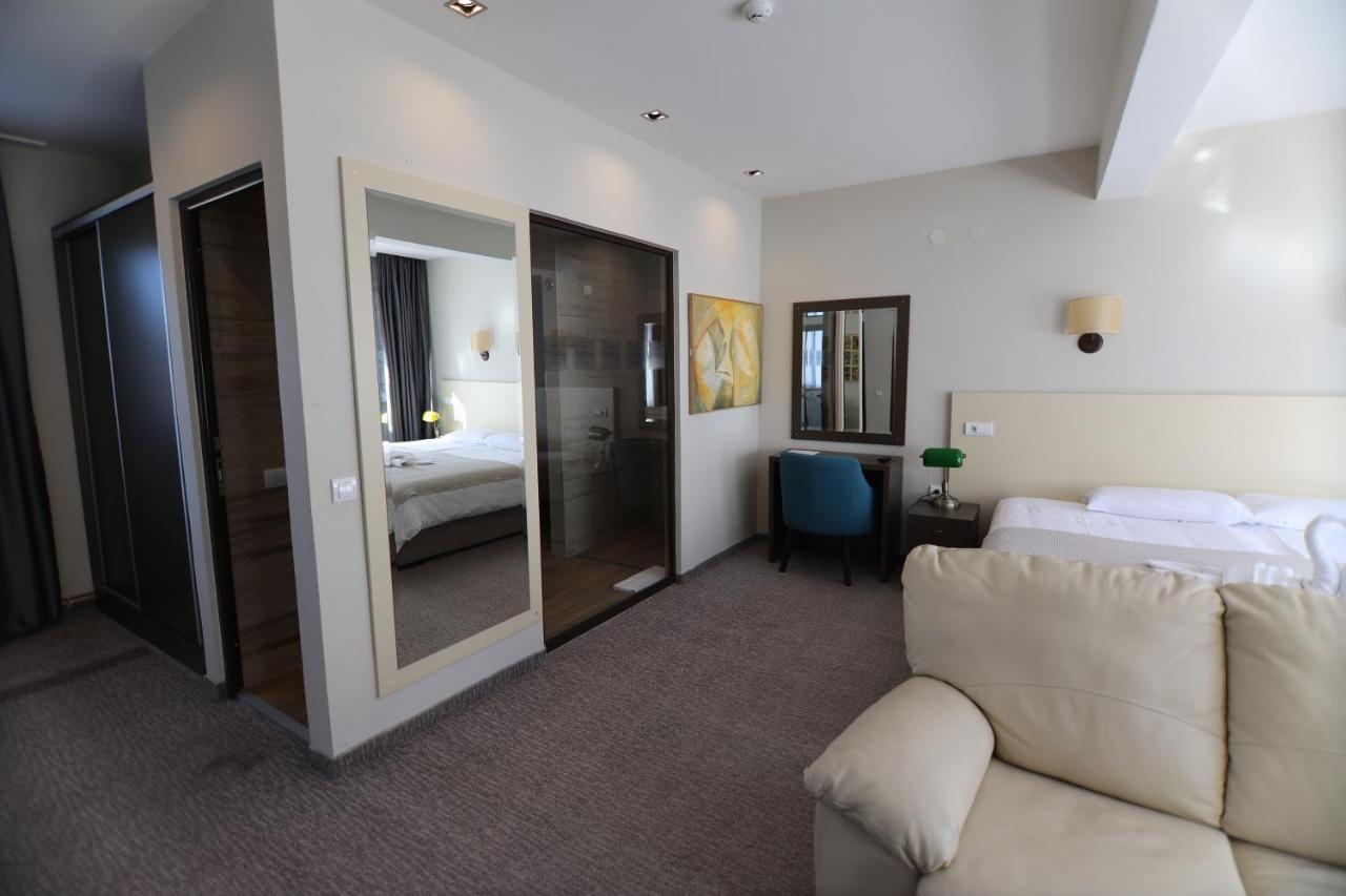 Hotel Happy Dimitrovgrad Zewnętrze zdjęcie