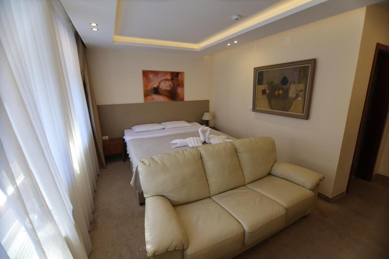 Hotel Happy Dimitrovgrad Zewnętrze zdjęcie