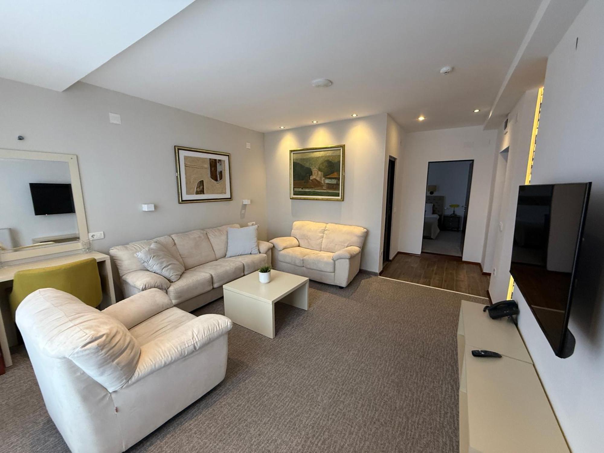 Hotel Happy Dimitrovgrad Zewnętrze zdjęcie